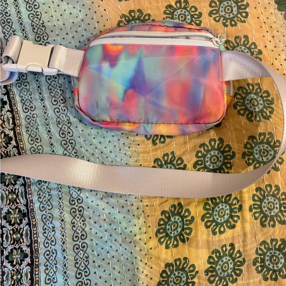 lululemon Tye Dye Crossbody Bag/Bum Bag - Picture 2 of 3